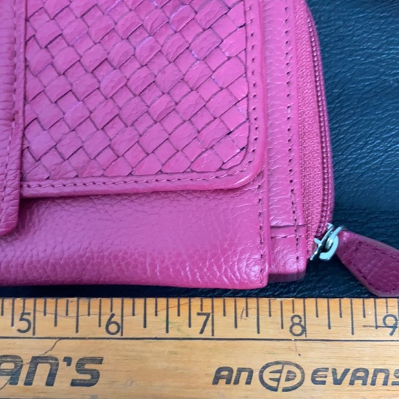- Giani Bernini Pink Leather Wristlet Wallet with Crossbody Purse Strap - Picture 6 of 8
